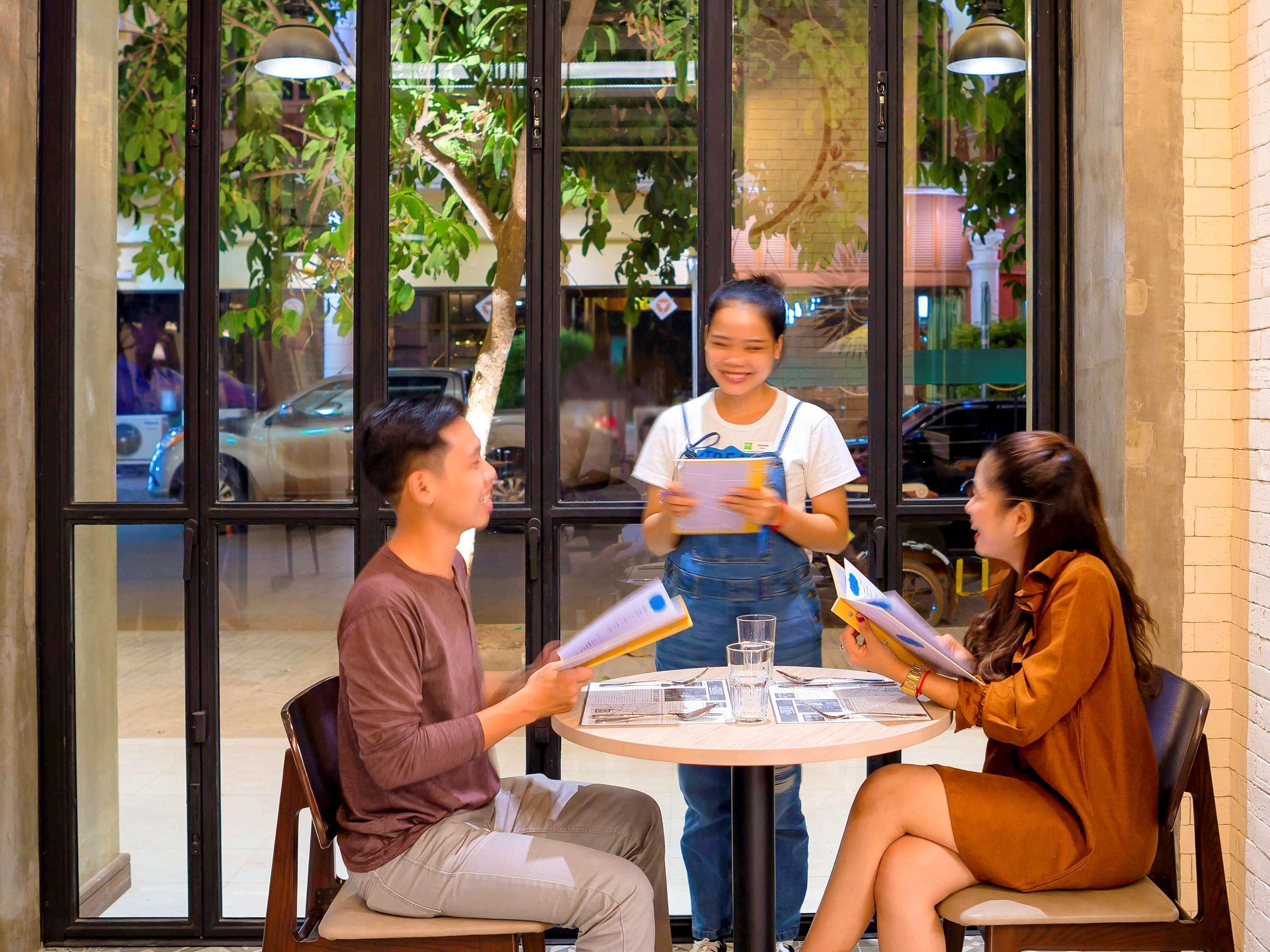 Ibis Styles Siem Reap Exterior foto
